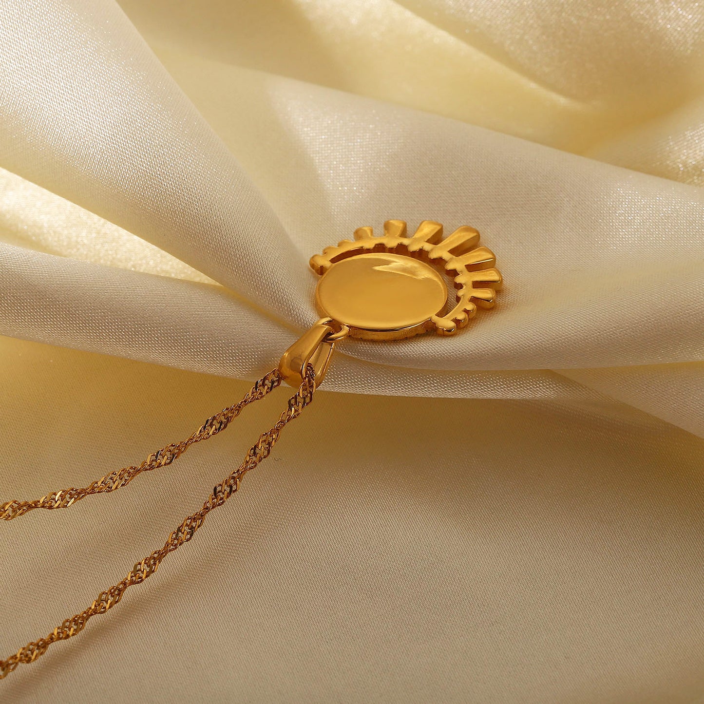 Zircon Eye Necklace